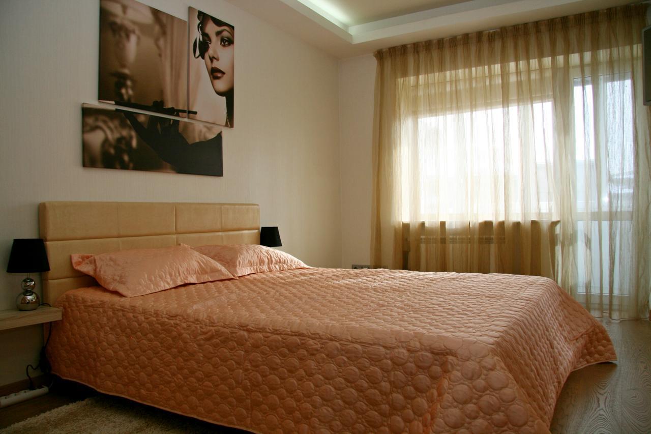 Luxury Apartment In The Heart Of The Capital Kiev Esterno foto